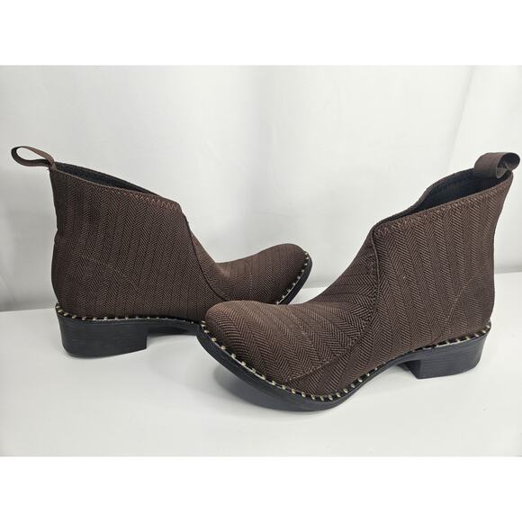 Charleston Shoe Company Slip On Ankle Boots Barcelona 9 Bootie Stretch V Front - Picture 6 of 8